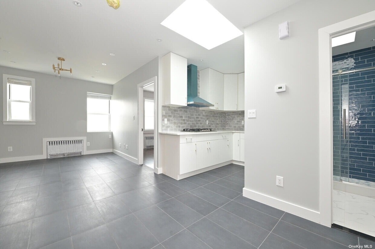 Foto principal - 7115 12th Ave