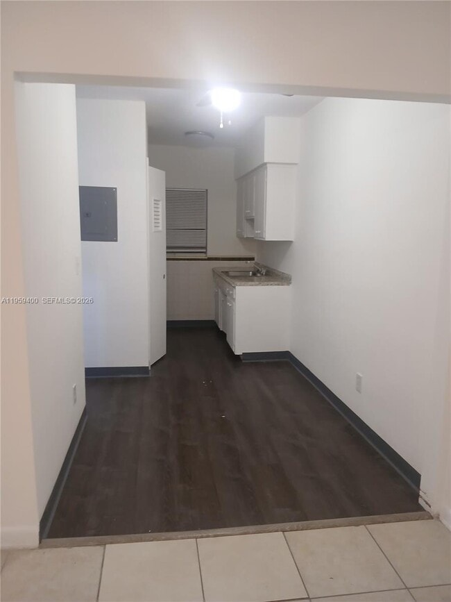 Building Photo - 8220 Byron Ave