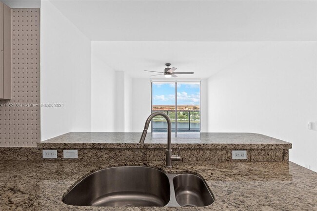 Foto del edificio - 2681 N Flamingo Rd