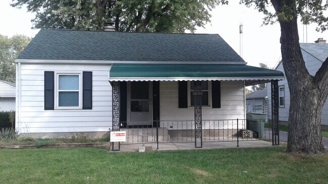 Building Photo - 1654 Pell Dr