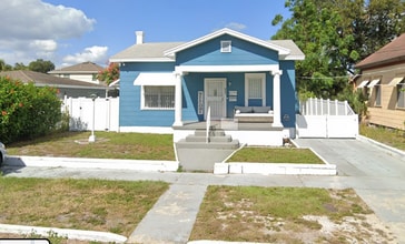 Building Photo - 2721 W Kathleen St