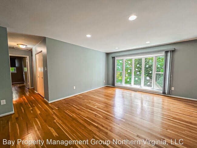 Foto del edificio - 4 br, 2.5 bath House - 8411 Cottage St