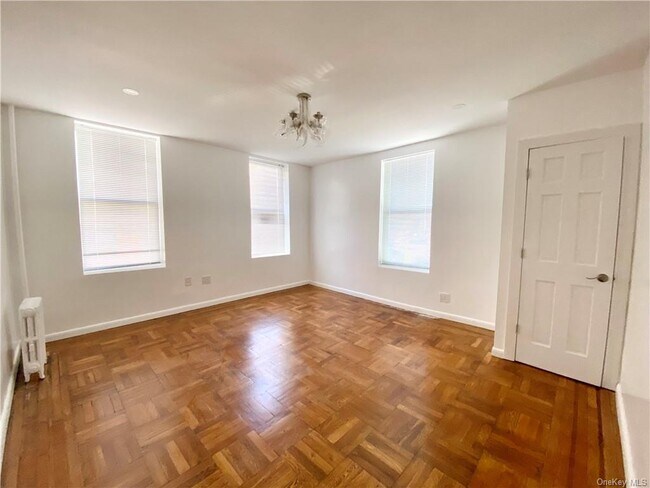 Foto del edificio - 872 E 225th St