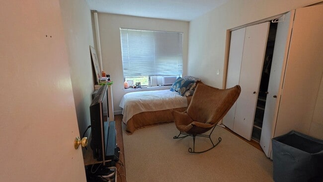 Building Photo - No Broker Fee | Brighton 2 Bed Condo | Heat, Hot Water & Water Included