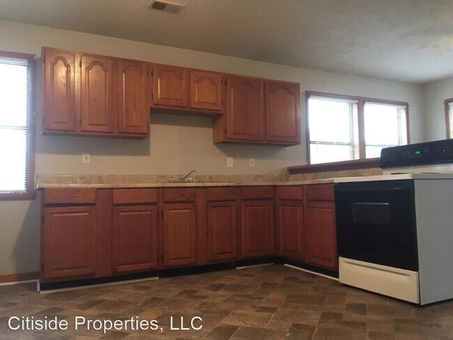 Building Photo - 252 Weeping Willow Dr