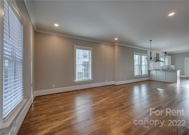 Foto del edificio - 307 S Main St