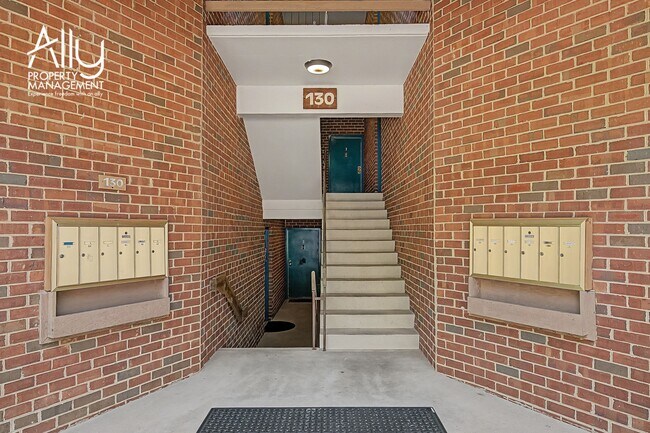 Foto del edificio - 130 Turtle Creek Rd