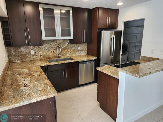Foto del edificio - 3520 NW 110th Ave