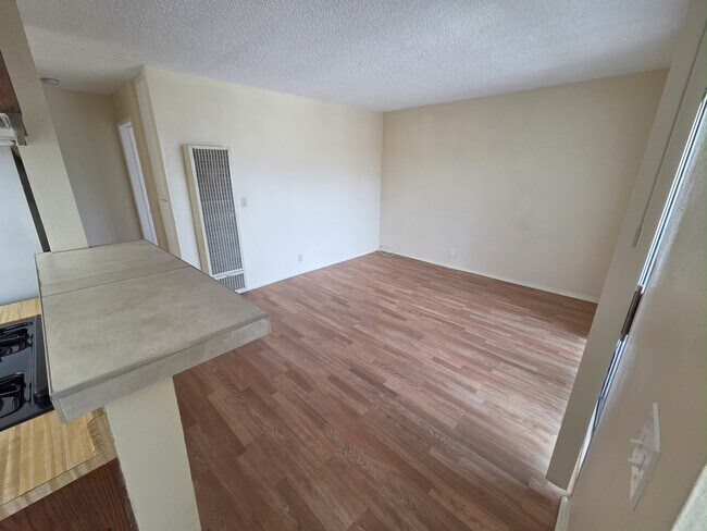 Foto del edificio - 839 Gaviota Ave