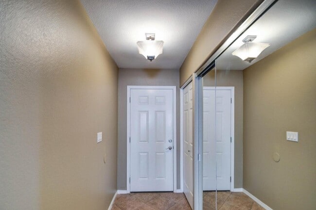 Foto del edificio - 3022 N 34th Pl