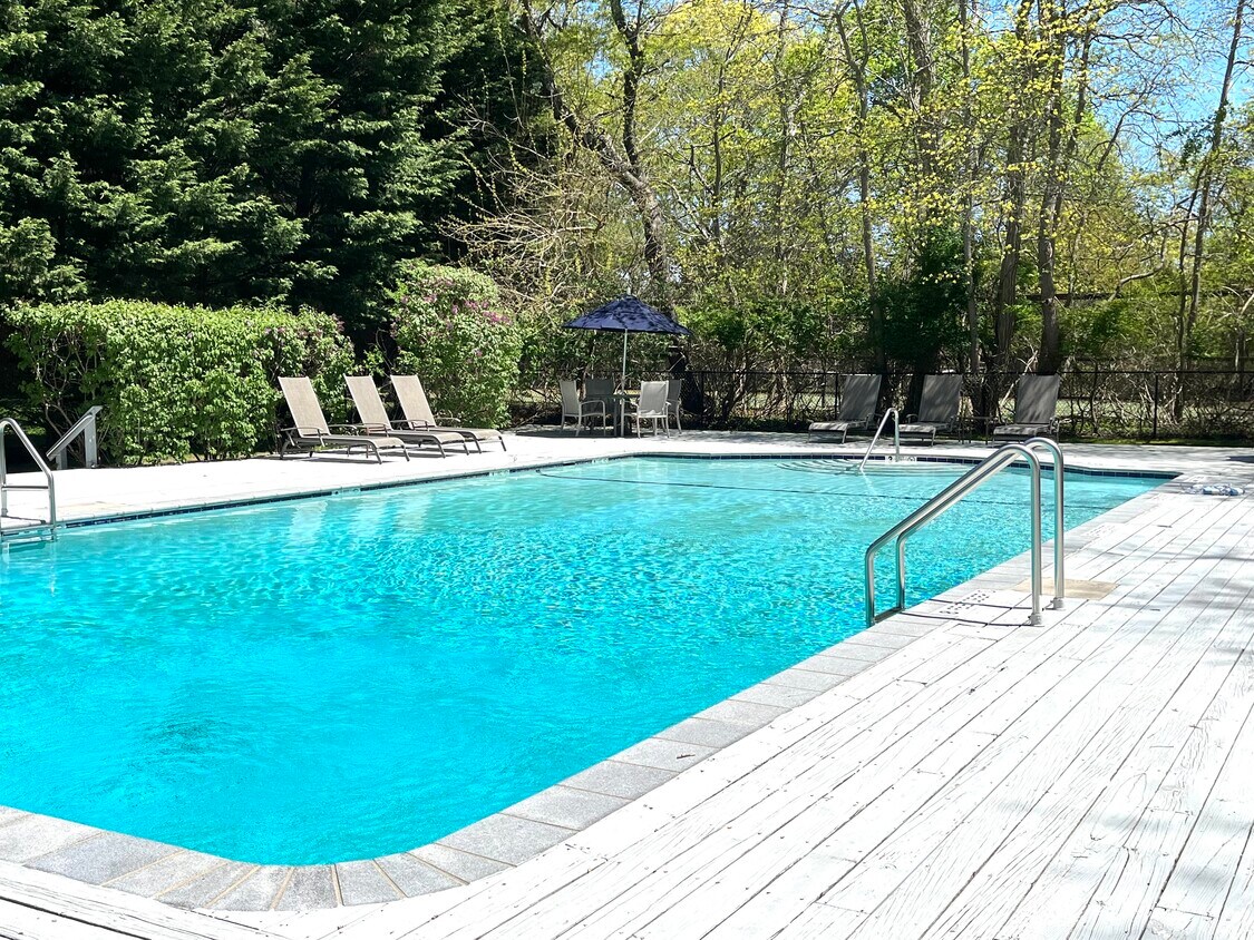Foto principal - 221 Mill Rd