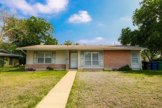 Building Photo - 3735 Invicta