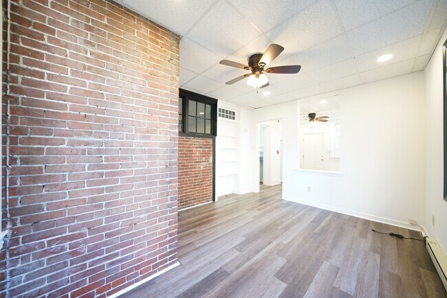 Foto del edificio - 402 N Church St
