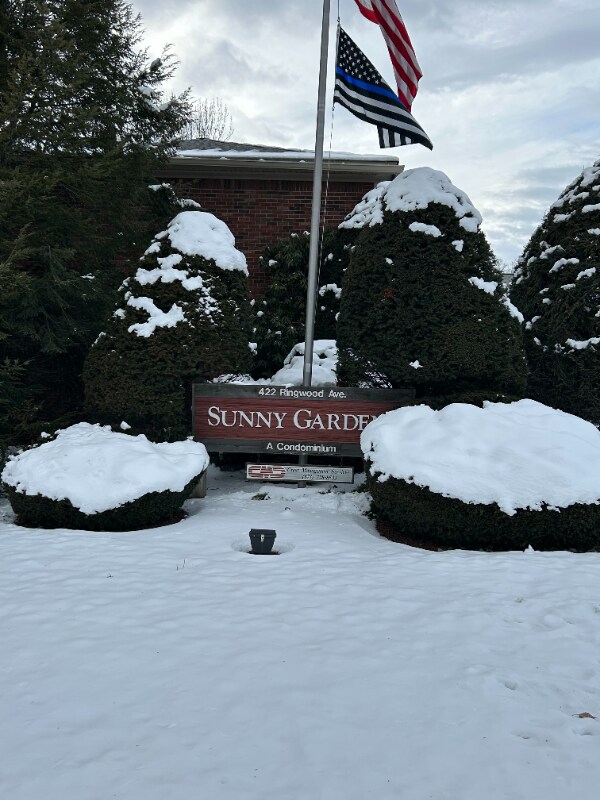 Foto del edificio - 422 Ringwood Ave