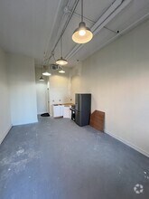 Building Photo - 524 Harrison Ave