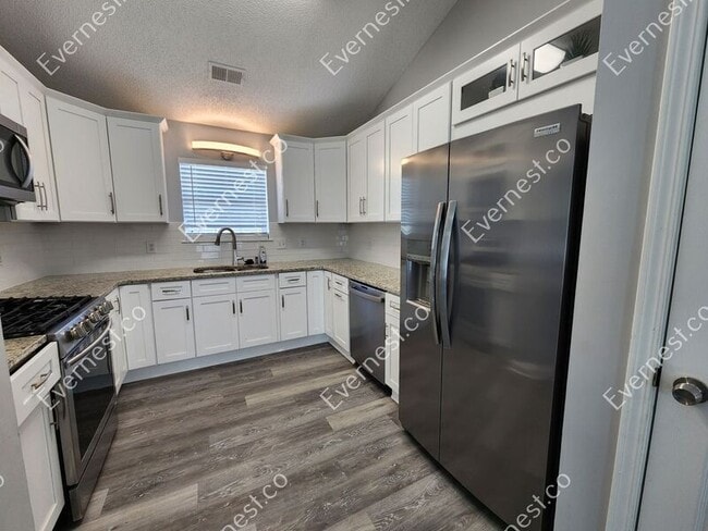 Building Photo - 3845 Sunview Dr NW