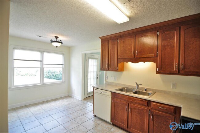 Foto del edificio - 13007 Huntcliff Rd SE