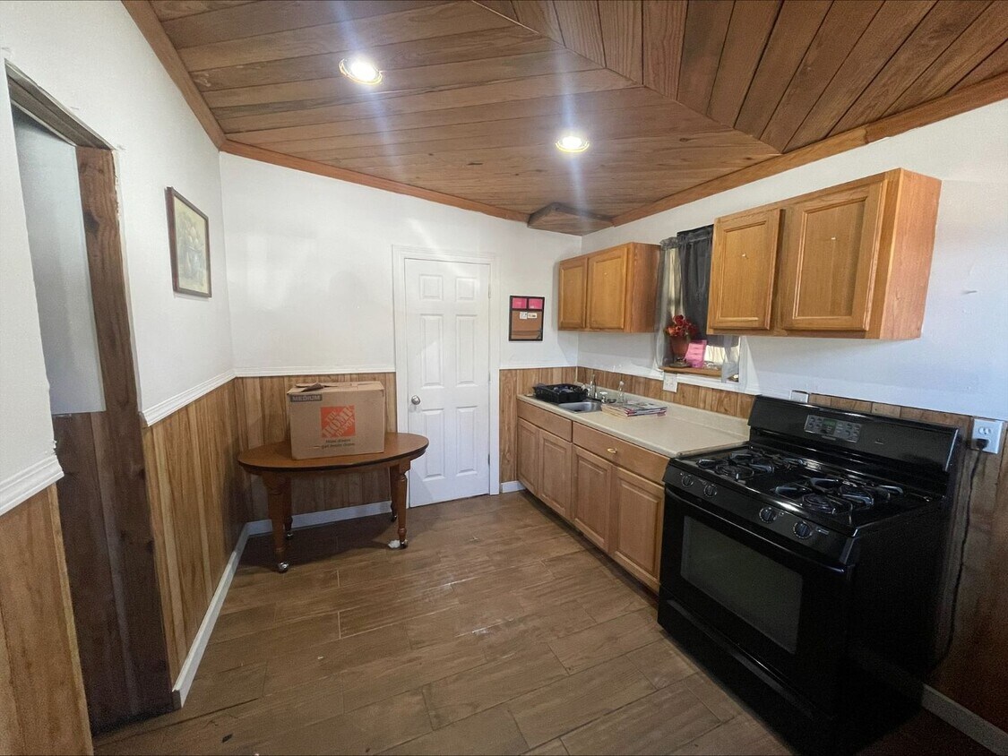 Foto del edificio - Quaint one bedroom steps from historic Man...