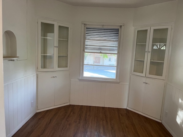 Dining area - 838 N Towne Ave