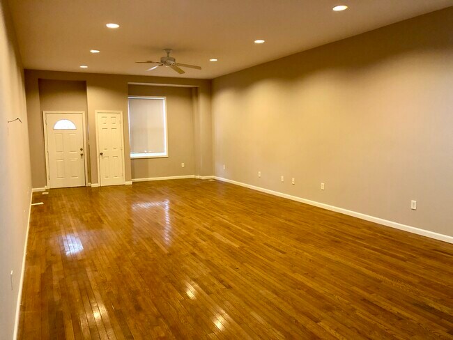 Living Room - 2110 W Lexington St