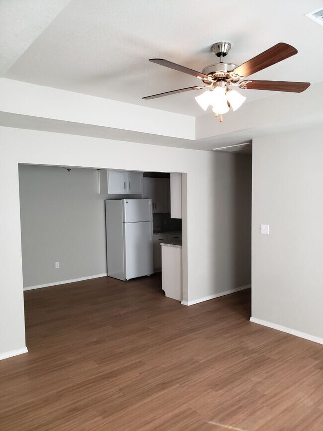 Foto del edificio - 2107b Ingalls Ln