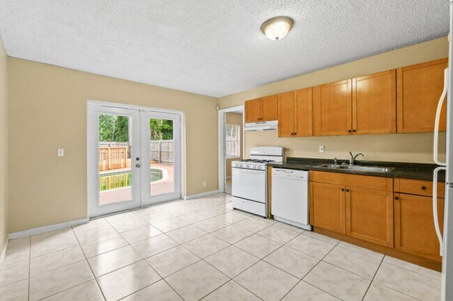 Foto del edificio - 6126 Wauconda Way E