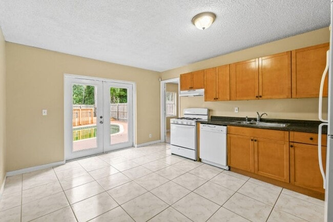 Photo - 6126 Wauconda Way E House