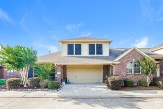 Building Photo - 1719 Village Townhome Dr