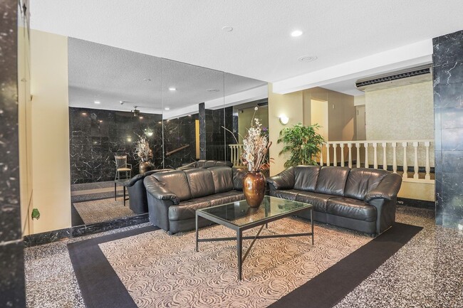 Building Photo - 65 Glenbrook Rd