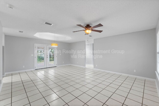 Building Photo - 202 Stephen Ave