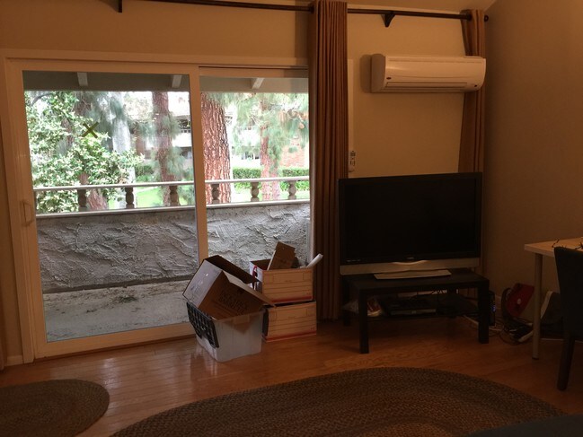 Foto del edificio - 31567 Lindero Canyon Rd