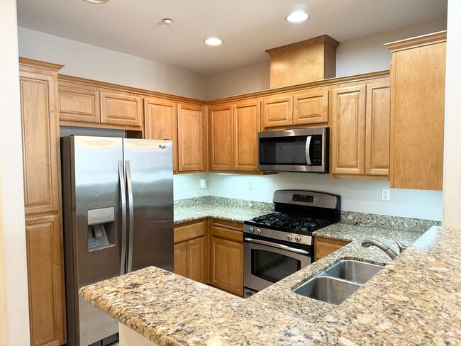 Building Photo - Perfect Shape Luxury Condo in the Terraces...