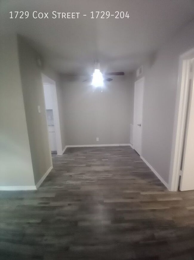 Building Photo - Now leasing - ask about our move-in specials