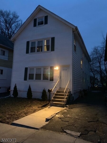 Foto principal - 1112 Thompson Ave