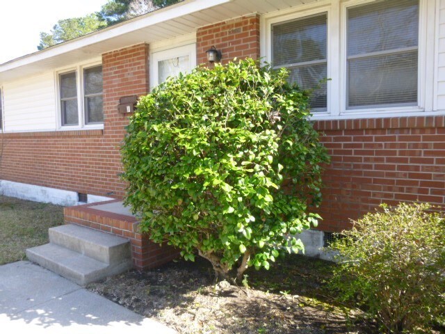 Building Photo - 7 Cole Dr