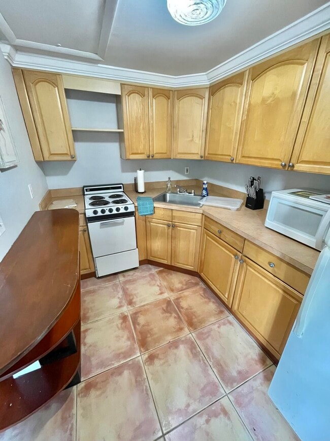 Building Photo - 706 NE 7th Court  Delray Beach Fl 33483