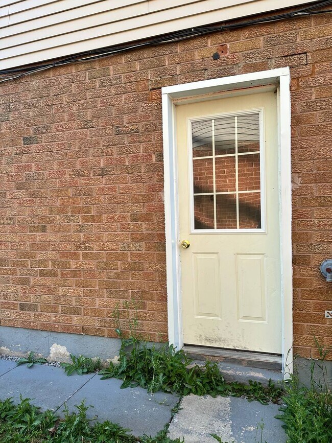 Building Photo - 31 Ladyburn Dr