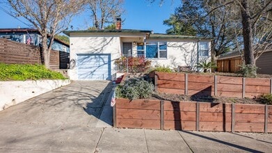 Building Photo - 2434 Humboldt St