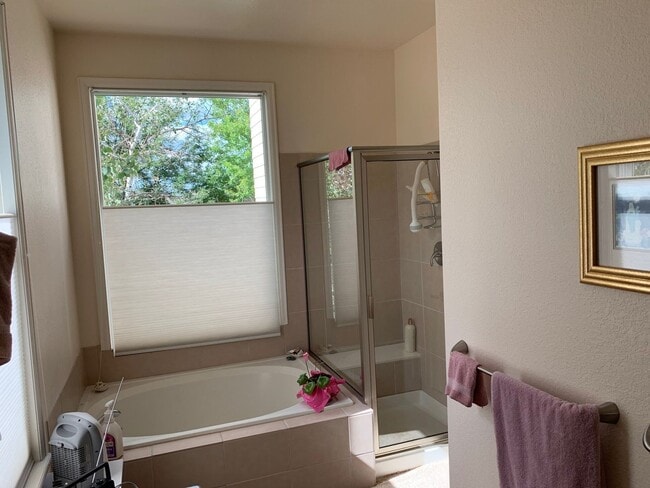 Building Photo - Charming home located in Coal Creek Ranch-$1000 Off First Month's Rent!