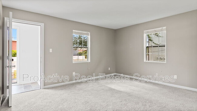 Building Photo - 1451 W Ocean View Ave