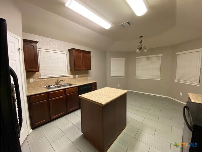 Foto del edificio - 5322 Birmingham Cir