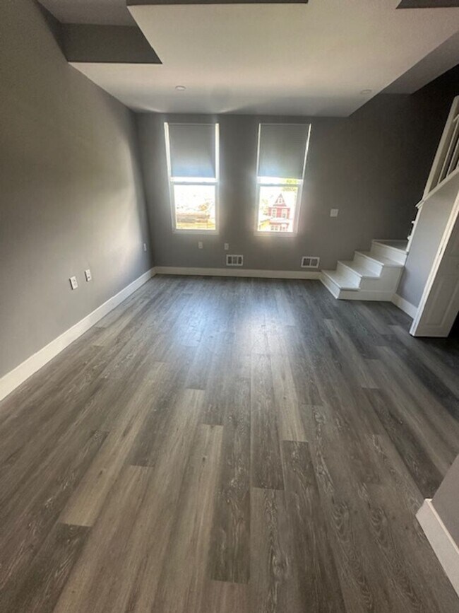 Building Photo - Stunning Fully Remodeled Home in Oakland –...