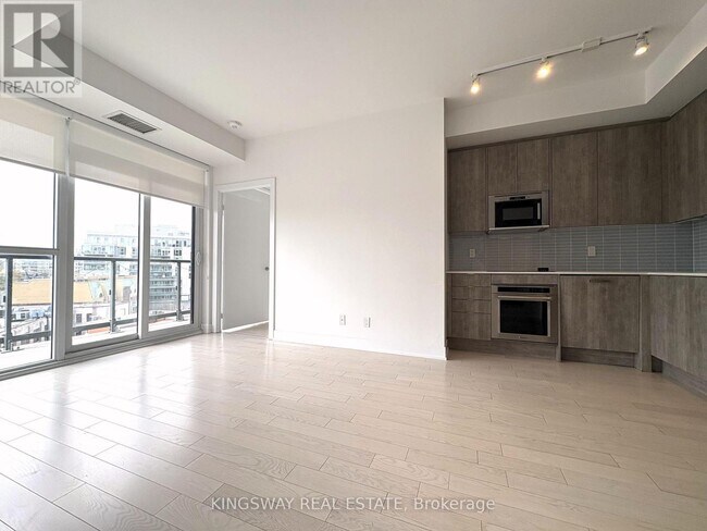 Photo du bâtiment - 181 Bedford Rd