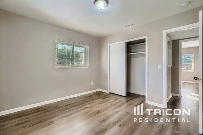 Foto del edificio - 2020 Magnolia Dr