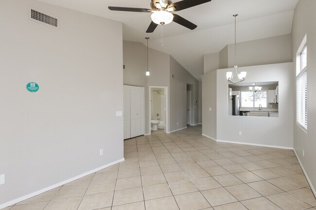 Foto del edificio - 30365 Maple Chase Dr