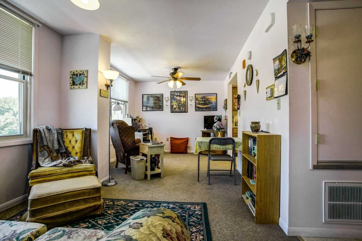 330 W Court St, Clay Center, KS 67432 Apartments in Clay Center, KS