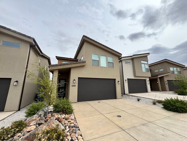 Building Photo - Beautiful 3 bed 2.5 bath Home!