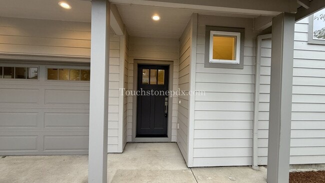 Building Photo - Luxury Meets Nature for this 3 BD | 2.5 BA...
