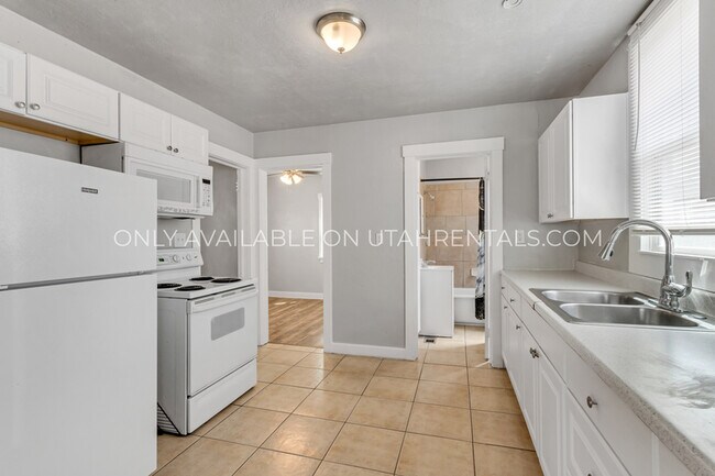 Foto del edificio - 3182 Adams Ave