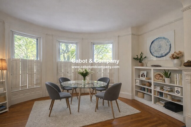 Foto del edificio - 290 Commonwealth Ave